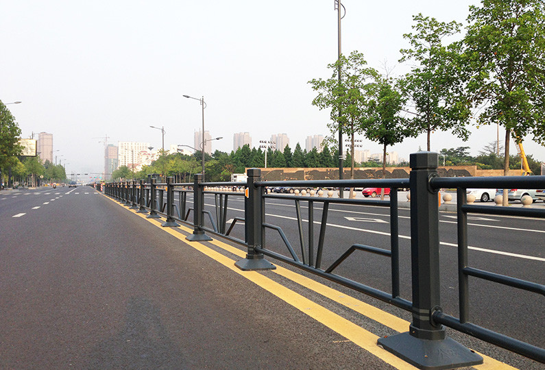道路隔離護欄